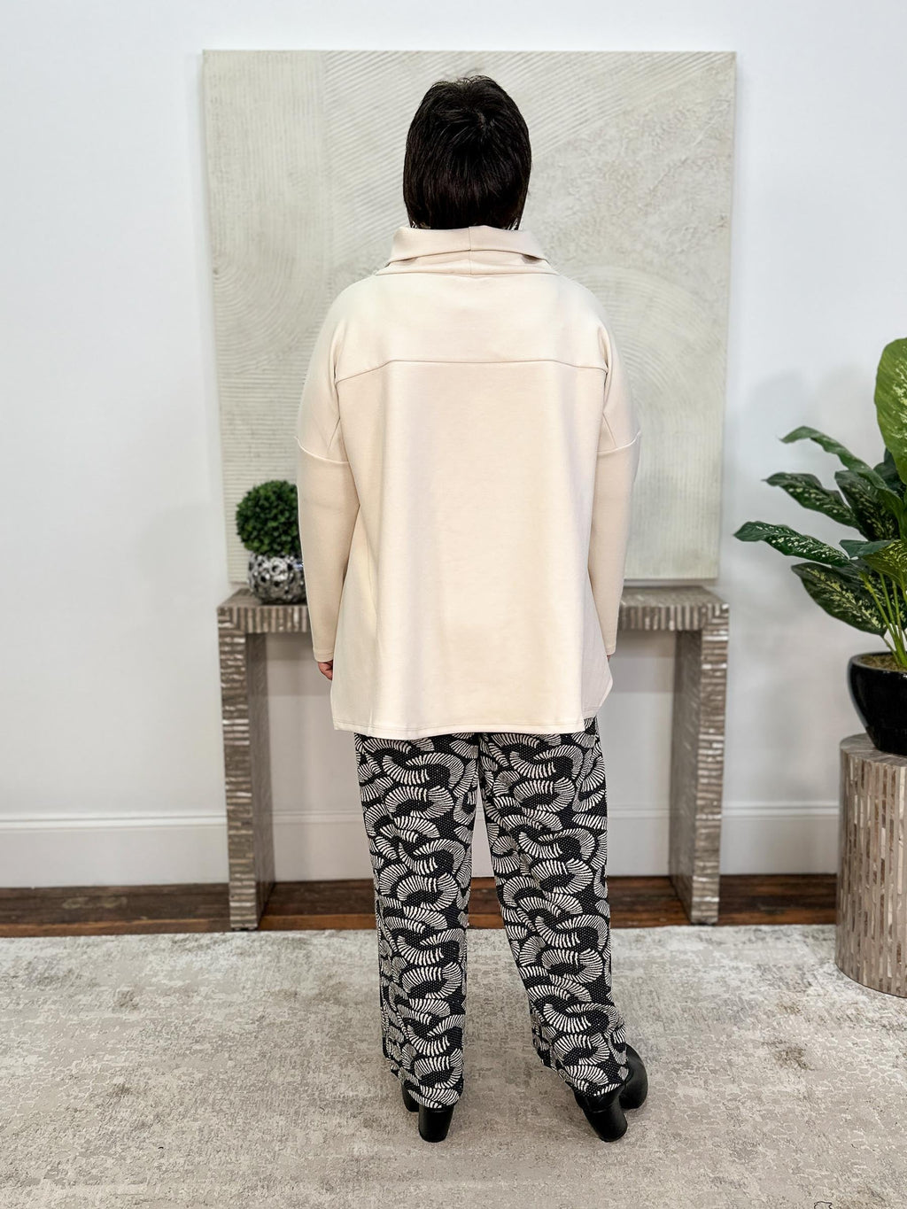 Kali Pant, Echo