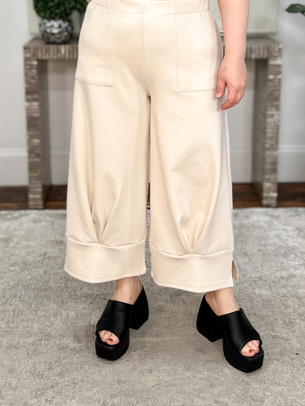 Ruby Pant, Glow